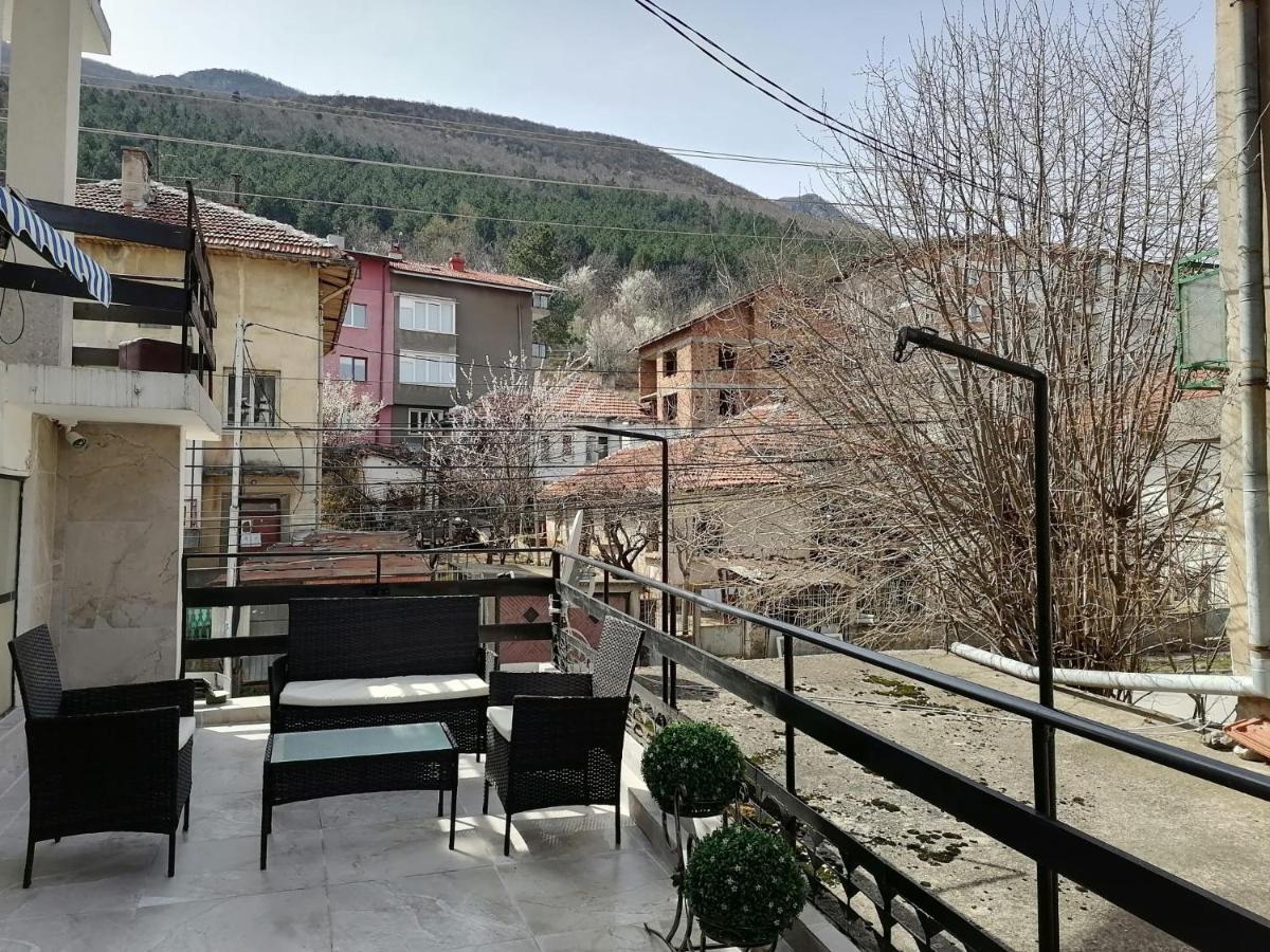 Студио Vratsa 外观 照片